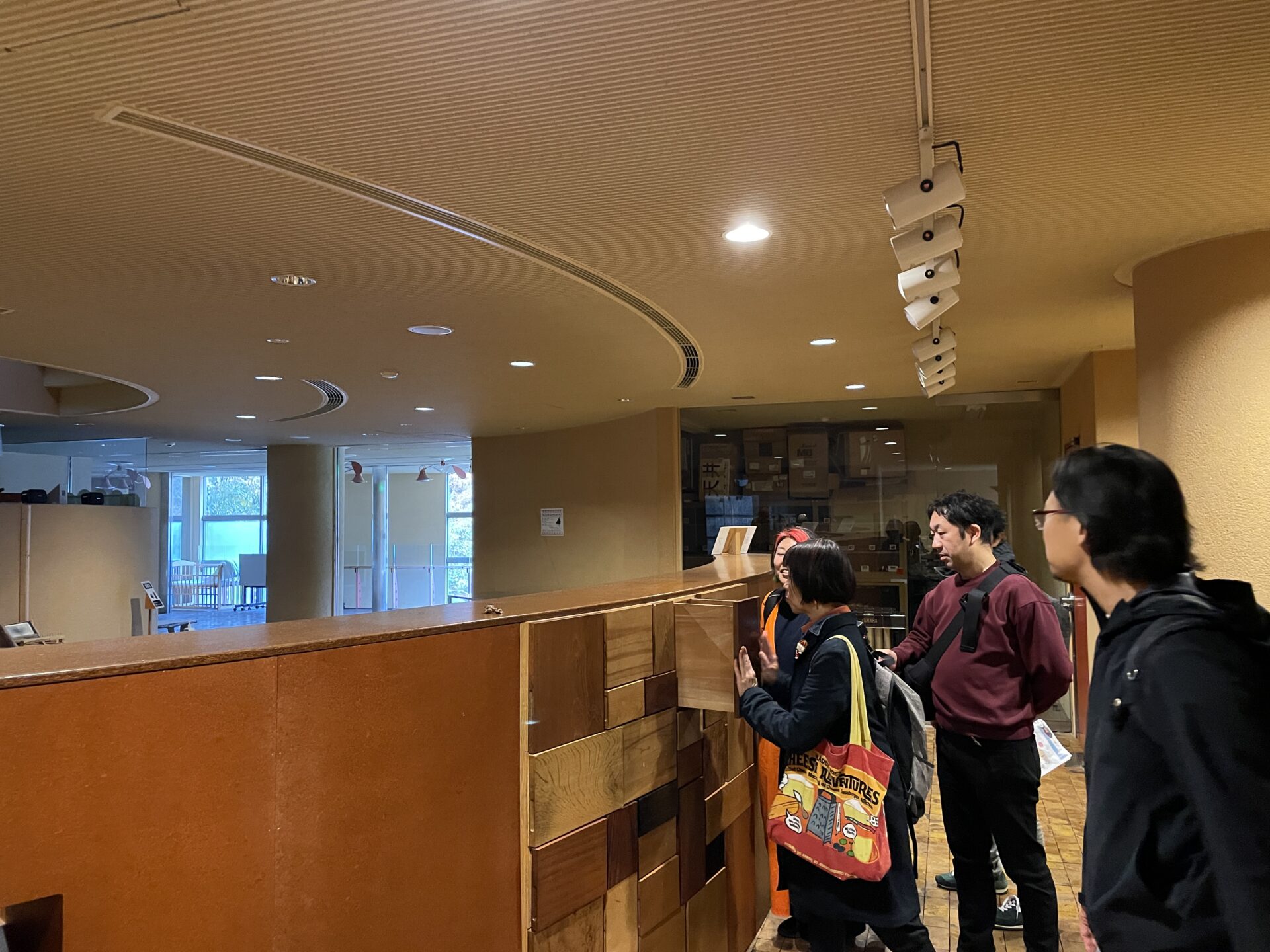 芸術の家、音がなるタンス